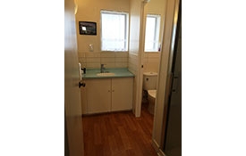 ensuite bathroom of Kitchen unit